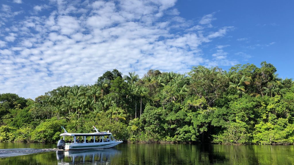 Participantes do UDNP 2021 no Parque Nacional do Jaú chegando nas Sumaúmas. Foto: Josângela Jesus